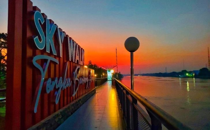 Foto Skywalk Tengku Buwang Asmara
